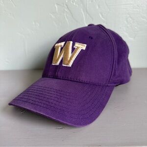 Nike Washington Huskies Purple Hat Gold Embroidered W Flex Fit Unisex One Size‎